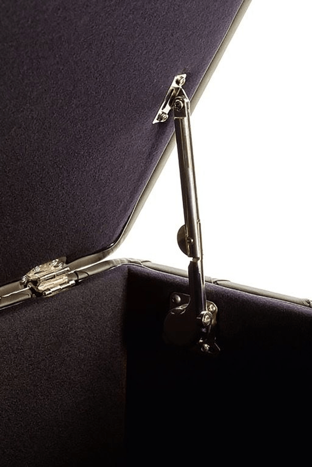 Poltrona Frau Grant Pouf 65x45CM - Architetto.Studio